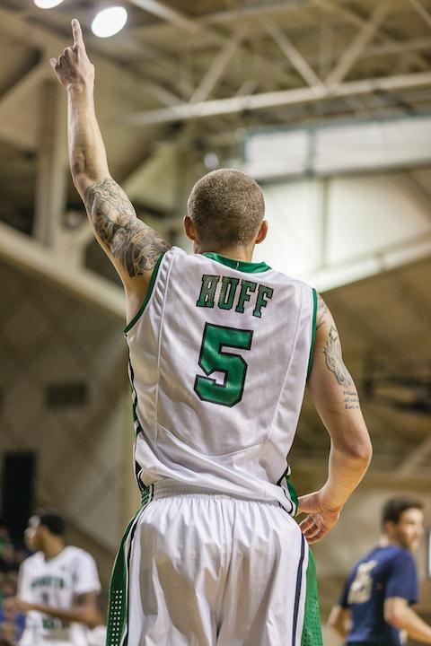 Huff leads UND to victory