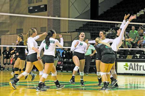 Volleyball dominates UND Classic tournament