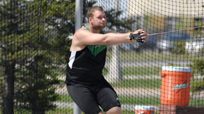 Men and womens track give strong showing