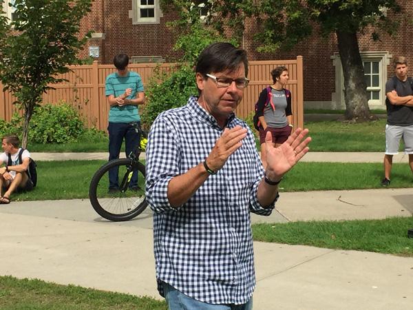 Tom Short discusses creationism at UND. Photo by Matt Eidson/ The Dakota Student