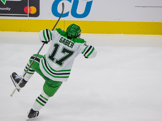 UND Shuts Out Wisconsin to Win Ice Breaker Tournament