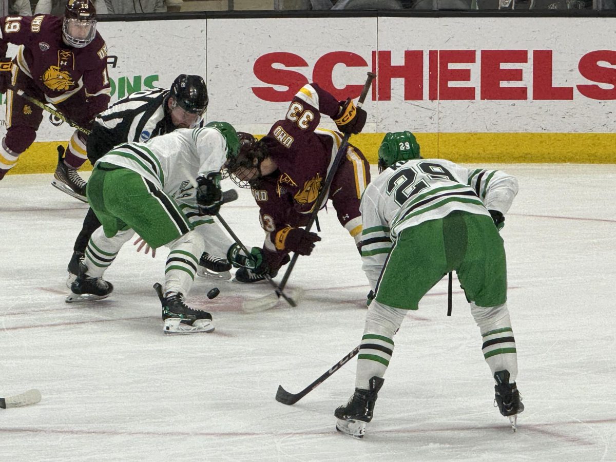 UND+Completes+Season+Sweep+of+Duluth