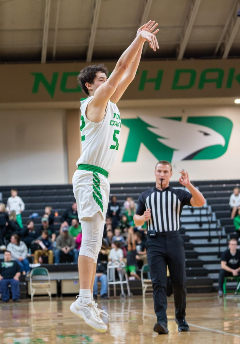 Late Run Lifts Hawks Over Utah Valley